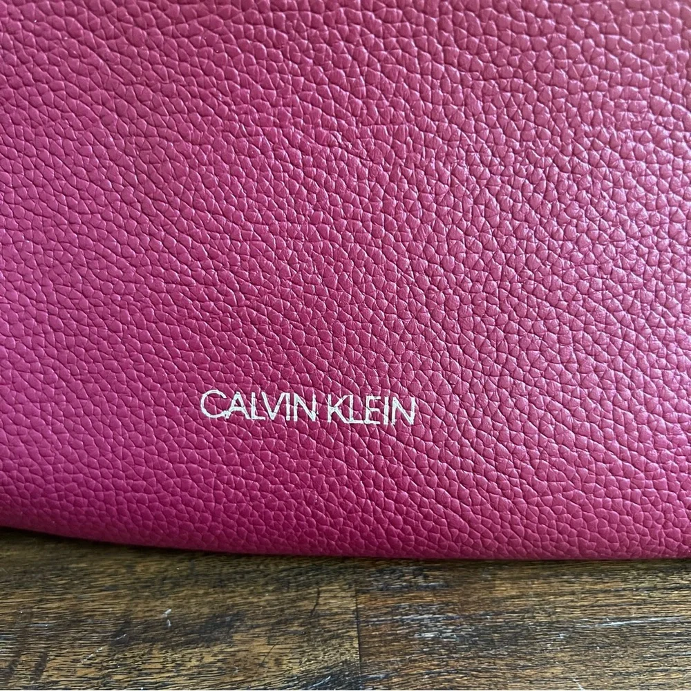 NWOT! Calvin Klein Geo Rocky Road Vegan Leather Hobo Bag In Merlot - Picture 5 of 17